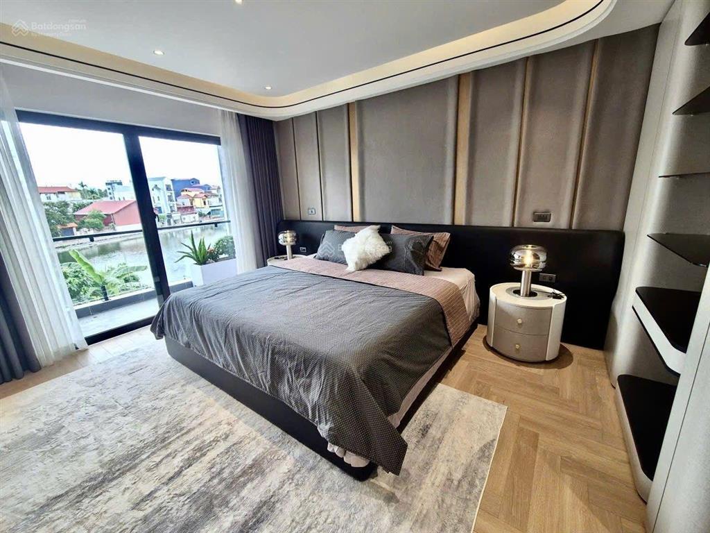 Siêu phẩm view hồ triệu đô long biên 57m2 full nội thất thang máy gara 2 ô tô giá chỉ 14,6 tỷ