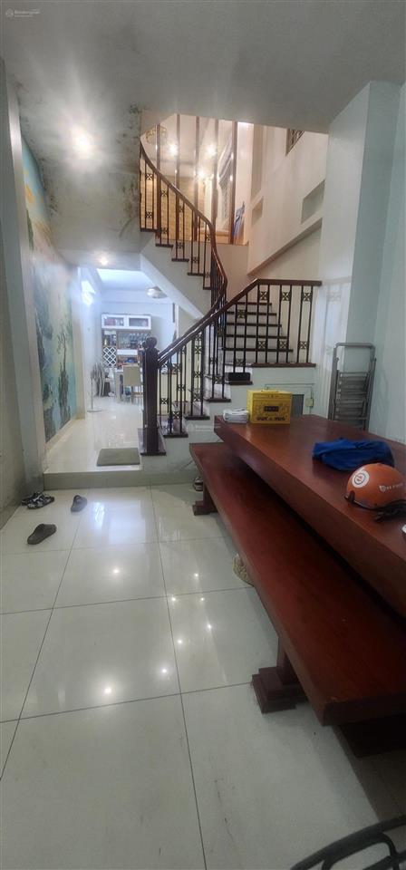 Bán gấp chỉ hơn 8 tỷ nhà gia thụy long biên 48m2 4 tầng dân xây, căn góc, ô chờ thang máy, ô tô