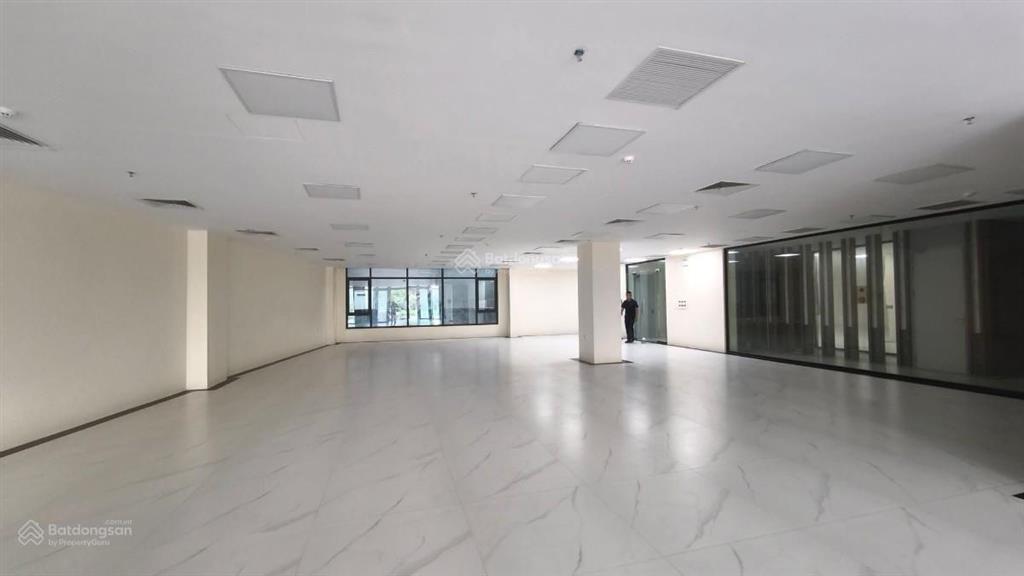 Tòa nhà mặt phố hồng tiến long biên 474m2, mặt tiền 18m, 9 tầng, giá thiện chí cho khách đầu tư