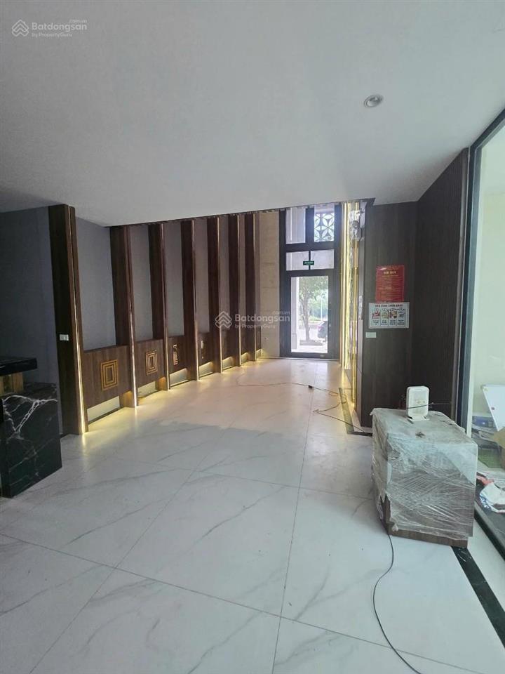 Tòa nhà mặt phố hồng tiến long biên 474m2, mặt tiền 18m, 9 tầng, giá thiện chí cho khách đầu tư