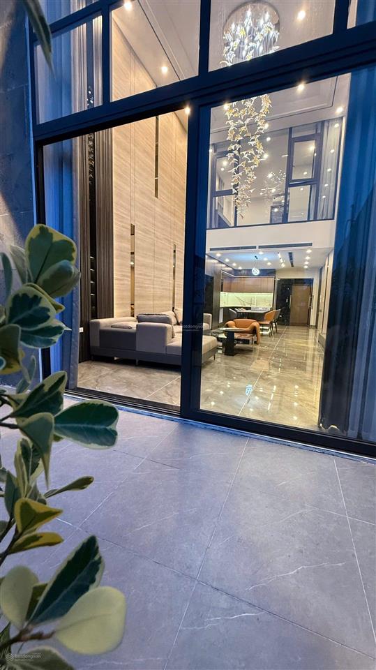 Tòa nhà phố ngọc thụy gần hồng tiến 29tỷ! 90m2, 7tầng, full nội thất, gara ôtô tránh kinh doanh