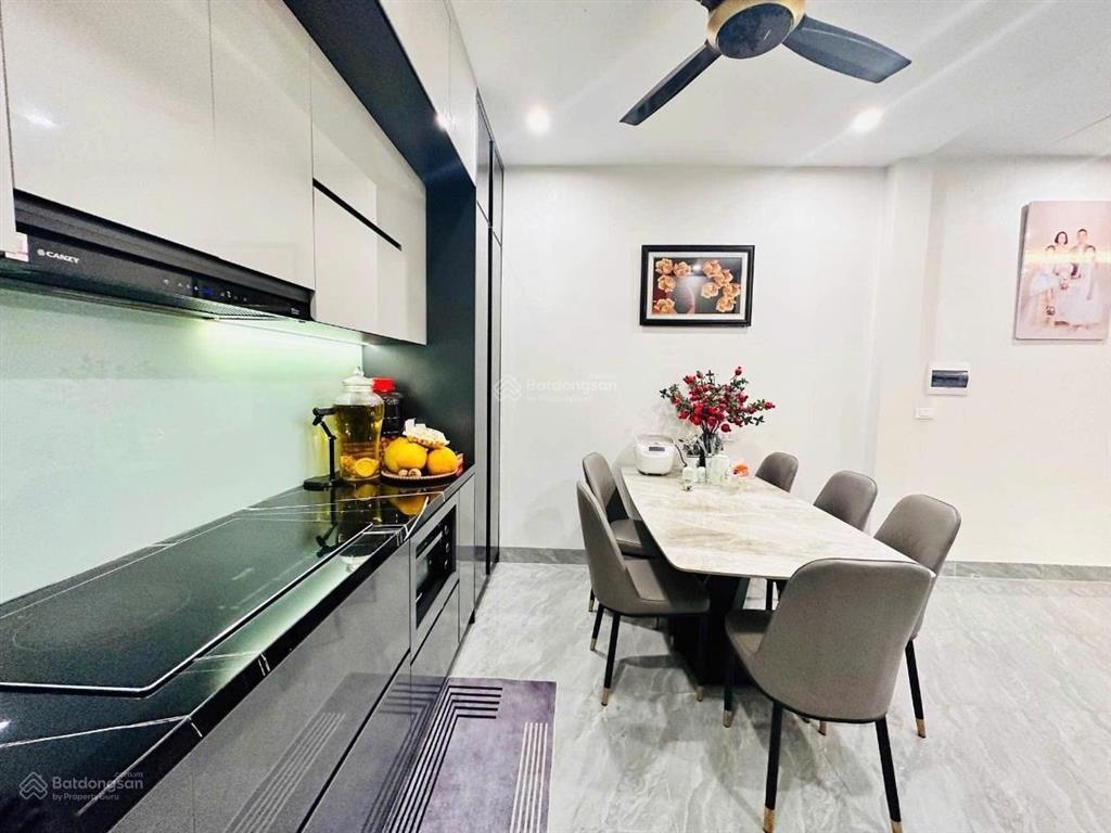 Chủ giảm 2 tỷ bán gấp. nhà phố chu huy mân. 8,8 tỷ 50m2 5 tầng mt 5m full nội thất