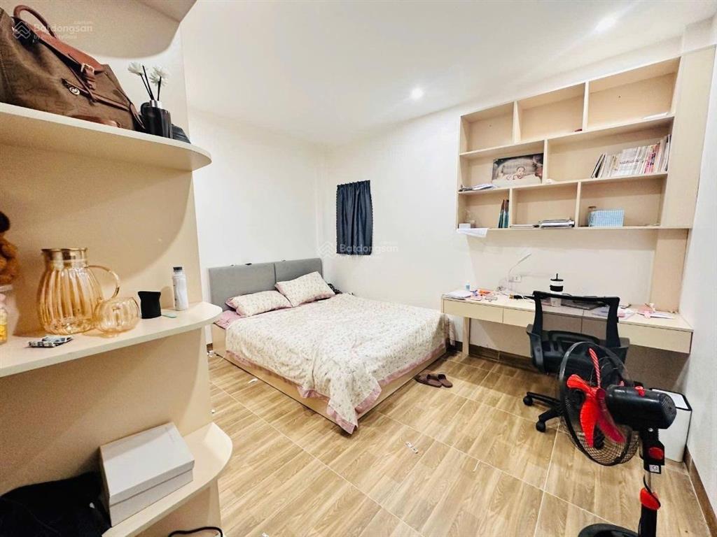 Chủ giảm 2 tỷ bán gấp. nhà phố chu huy mân. 8,8 tỷ 50m2 5 tầng mt 5m full nội thất