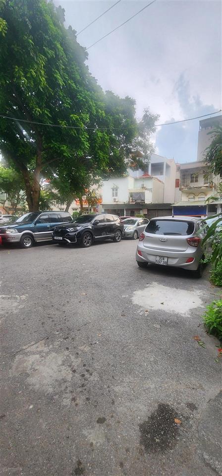 Bán gấp chỉ hơn 8 tỷ nhà gia thụy long biên 48m2 4 tầng dân xây, căn góc, ô chờ thang máy, ô tô