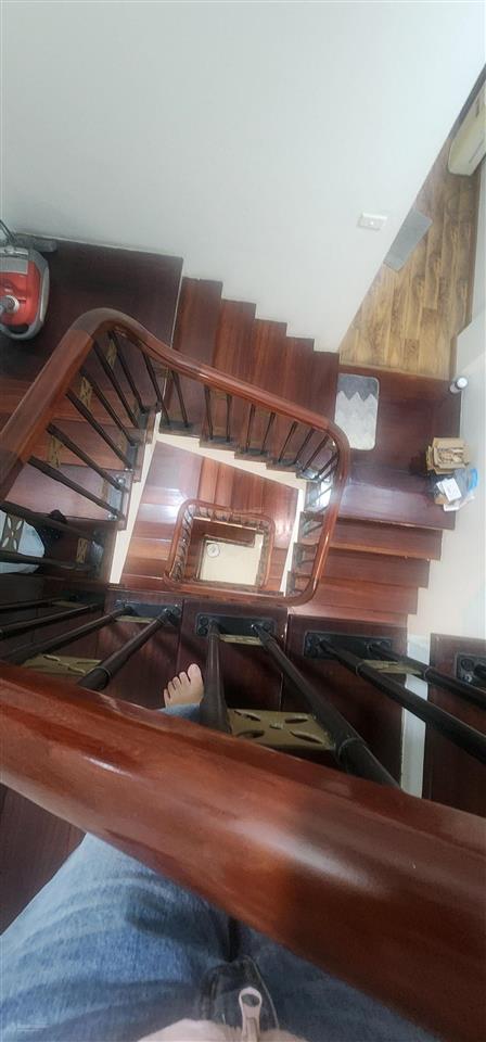 Bán gấp chỉ hơn 8 tỷ nhà gia thụy long biên 48m2 4 tầng dân xây, căn góc, ô chờ thang máy, ô tô