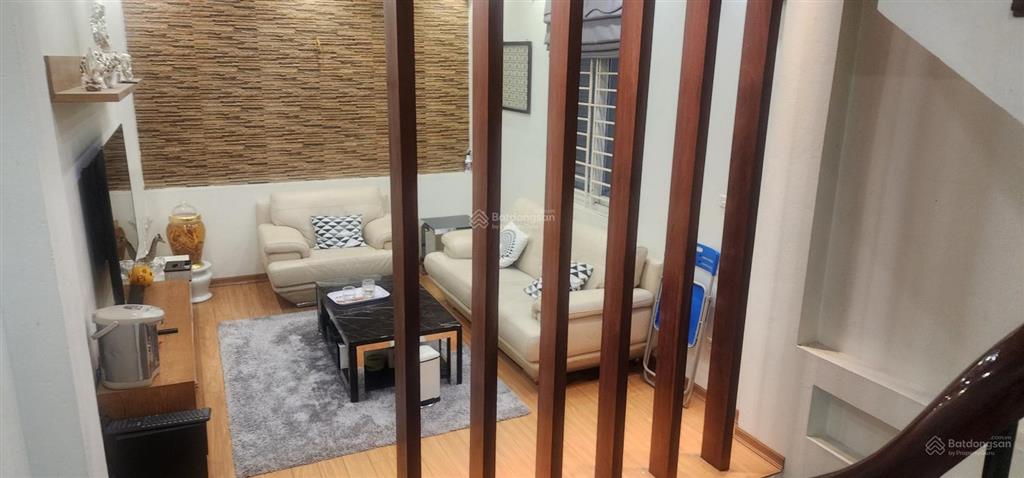 Bán gấp chỉ hơn 8 tỷ nhà gia thụy long biên 48m2 4 tầng dân xây, căn góc, ô chờ thang máy, ô tô