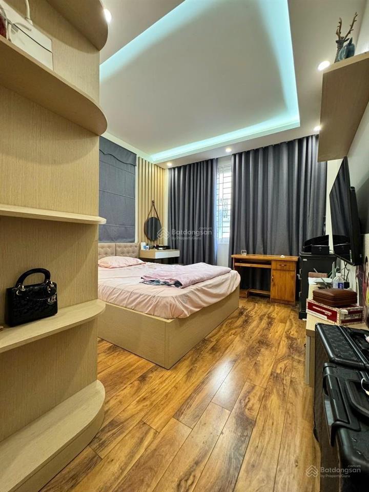 Bán gấp chỉ hơn 8 tỷ nhà gia thụy long biên 48m2 4 tầng dân xây, căn góc, ô chờ thang máy, ô tô