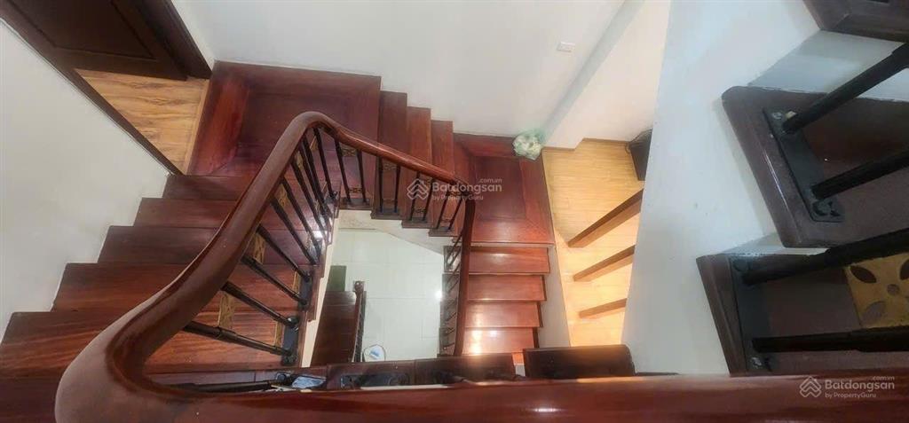 Bán gấp chỉ hơn 8 tỷ nhà gia thụy long biên 48m2 4 tầng dân xây, căn góc, ô chờ thang máy, ô tô