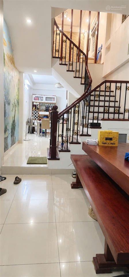 Bán gấp chỉ hơn 8 tỷ nhà gia thụy long biên 48m2 4 tầng dân xây, căn góc, ô chờ thang máy, ô tô