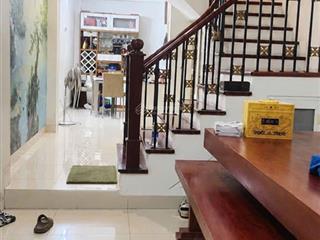 Bán gấp chỉ hơn 8 tỷ nhà gia thụy long biên 48m2 4 tầng dân xây, căn góc, ô chờ thang máy, ô tô