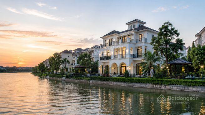 Chủ nợ bank cần bán gấp siêu biệt thự bằng lăng vinhomes riverside 500m2, vị trí đẹp, siêu đẳng cấp