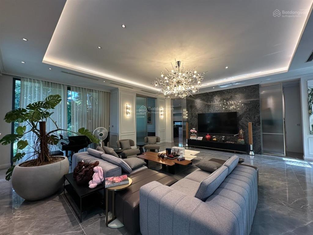 Gấp! chủ ngộp bank cần bán gấp siêu biệt thự bằng lăng vinhomes riverside 500m2, giá hợp lý kv