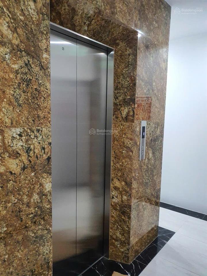 Phòng xuân đỉnh 30m2 thang máy đủ đồ an toàn pccc ô tô đỗ cửa giá 5tr/th