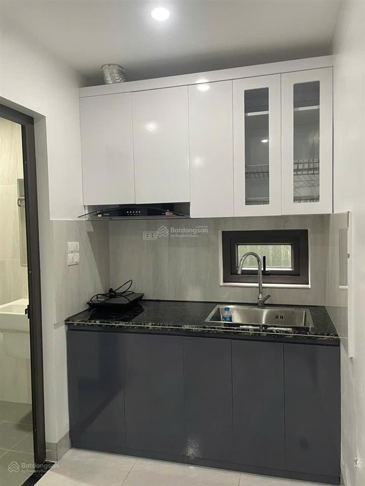 Phòng xuân đỉnh 30m2 thang máy đủ đồ an toàn pccc ô tô đỗ cửa giá 5tr/th