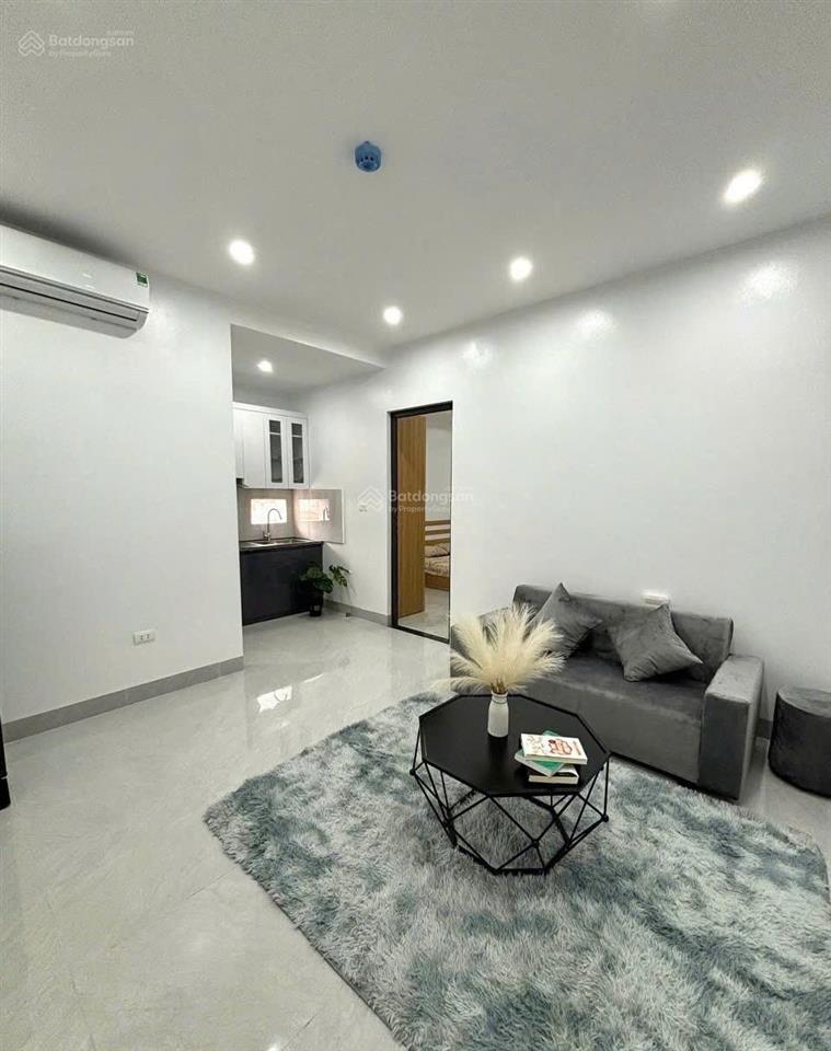 Phòng xuân đỉnh 30m2 thang máy đủ đồ an toàn pccc ô tô đỗ cửa giá 5tr/th