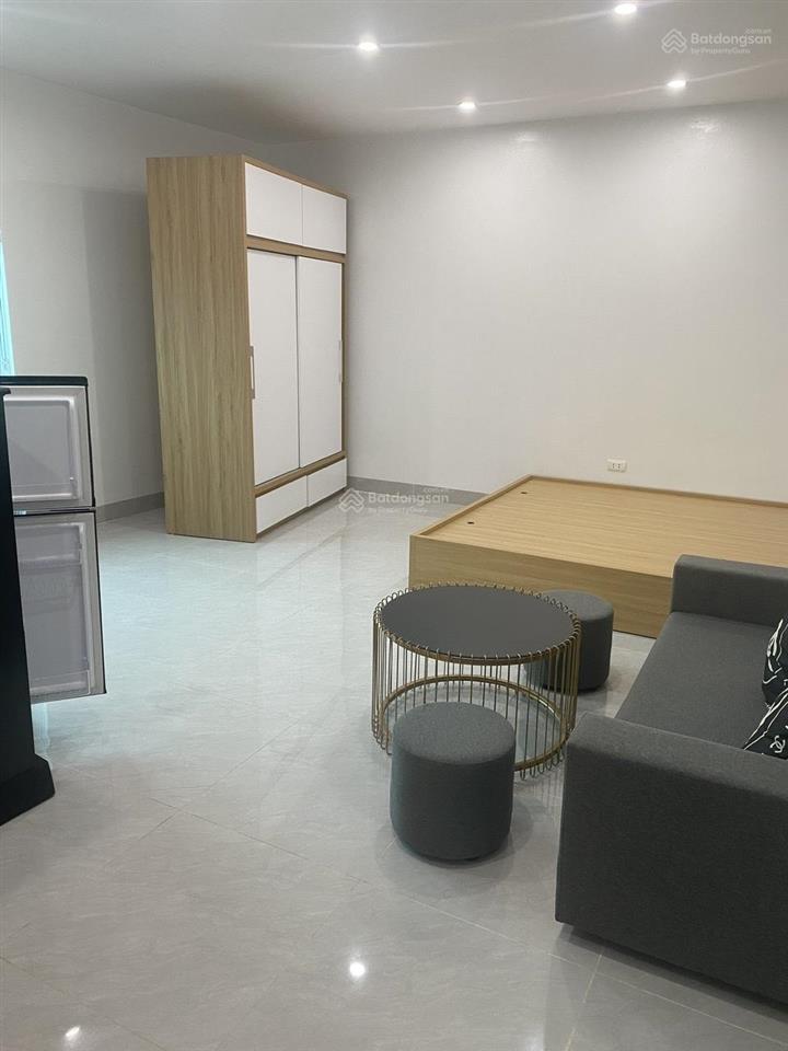 Phòng xuân đỉnh 30m2 thang máy đủ đồ an toàn pccc ô tô đỗ cửa giá 5tr/th