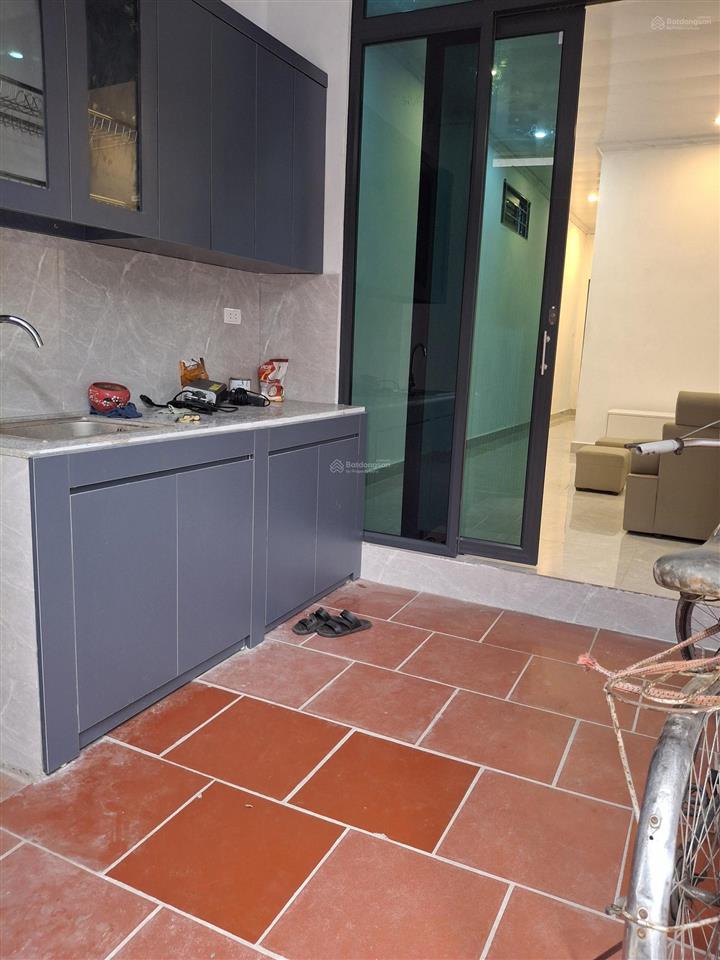 Cho thuê nhà c4 hộ gia đình hoặc tổ thợ với 2pn, 1wc, 60m2 tại xuân đỉnh, giá 7tr/th, riêng biệt