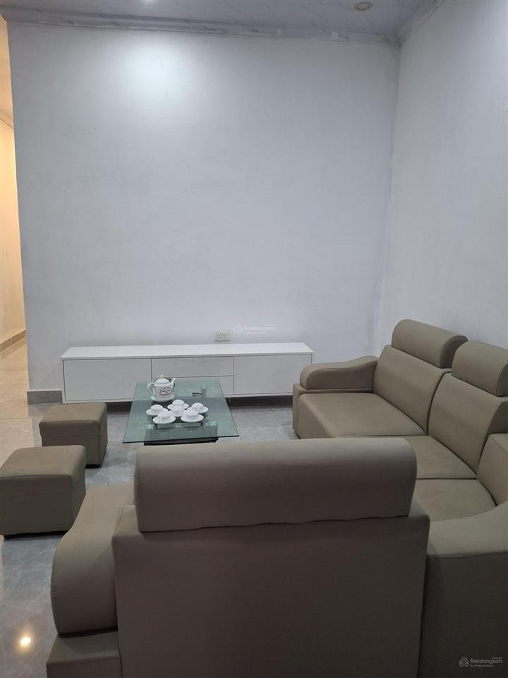 Cho thuê nhà c4 hộ gia đình hoặc tổ thợ với 2pn, 1wc, 60m2 tại xuân đỉnh, giá 7tr/th, riêng biệt