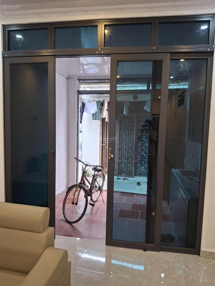 Cho thuê nhà c4 hộ gia đình hoặc tổ thợ với 2pn, 1wc, 60m2 tại xuân đỉnh, giá 7tr/th, riêng biệt