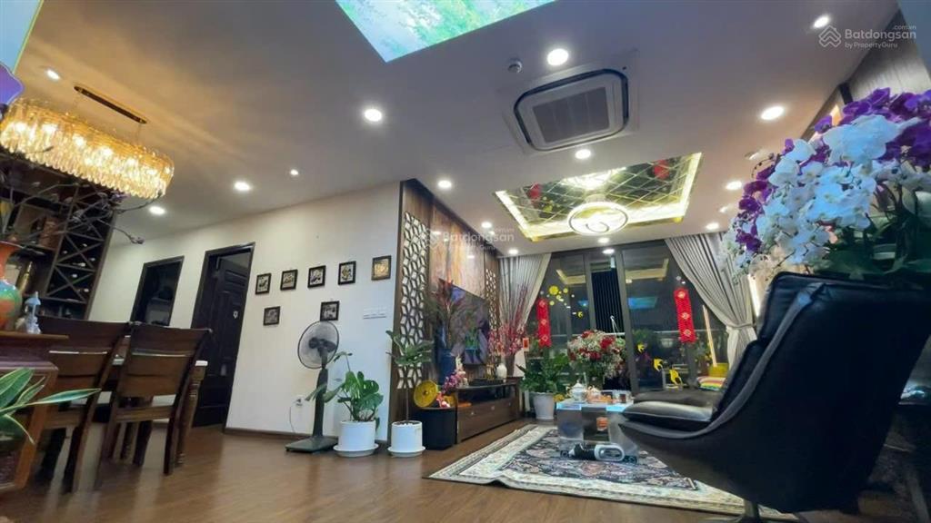 Bán cc diamond flower tower, giá thỏa thuận, 160m2, 3pn, 2wc, đông nam, tây nam, uy tín, hot!