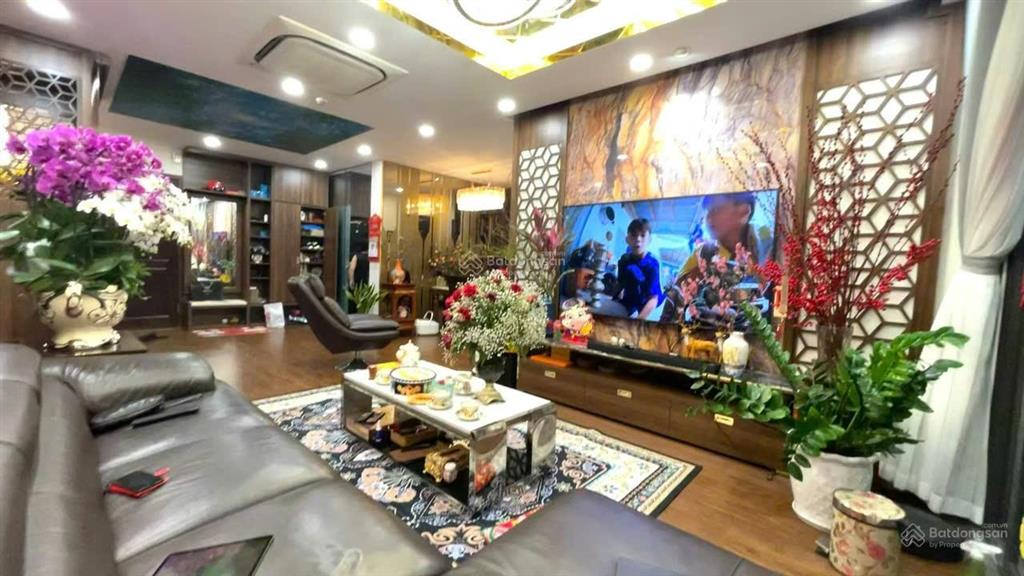 Bán cc diamond flower tower, giá thỏa thuận, 160m2, 3pn, 2wc, đông nam, tây nam, uy tín, hot!