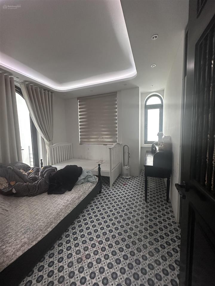 Liền kề trục chính 90 m2, vừa ở vừa làm văn phòng, giá rẻ 20 tr