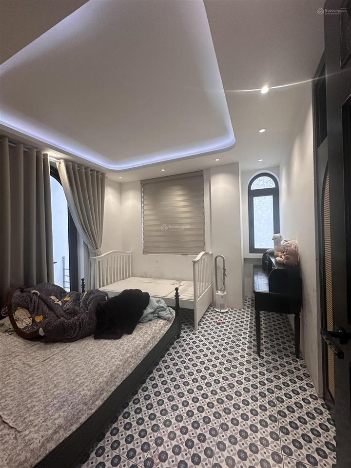 Liền kề trục chính 90 m2, vừa ở vừa làm văn phòng, giá rẻ 20 tr