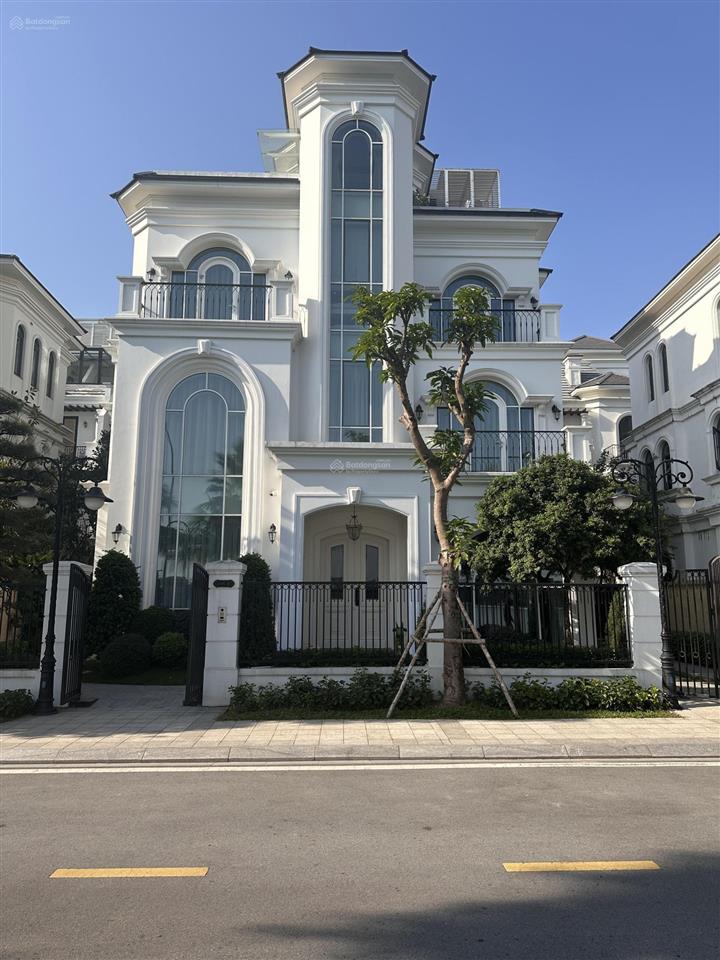 Đơn lập mặt hồ ngọc trai dt 265 m2 view trực diện hồ ! sống đẳng cấp !