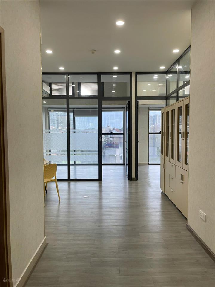The sun avenue  cho thuê văn phòng diện tích lớn 68m2 giá chỉ 22 triệu