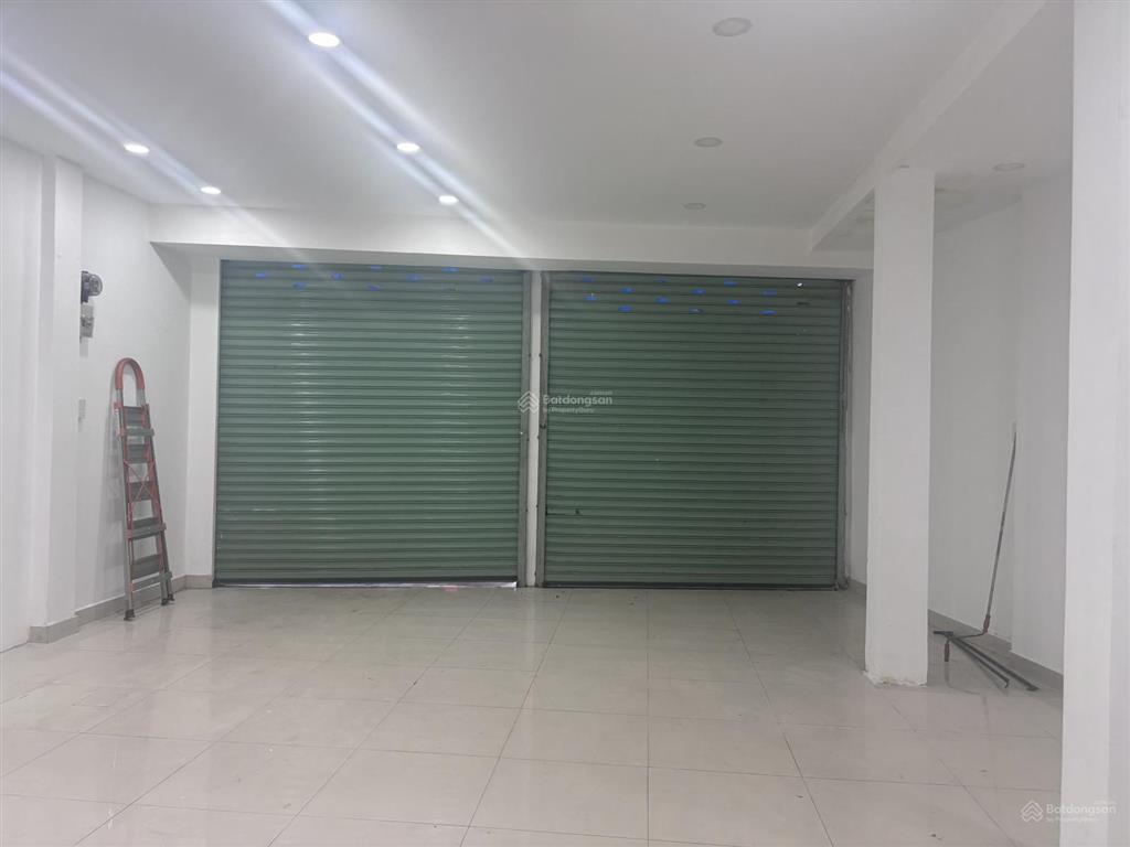 Cho thuê nhà mặt phố 19/76 mặt tiền trong chợ hht kd ngang 7*9m, 18 triệu vnd, 63m2