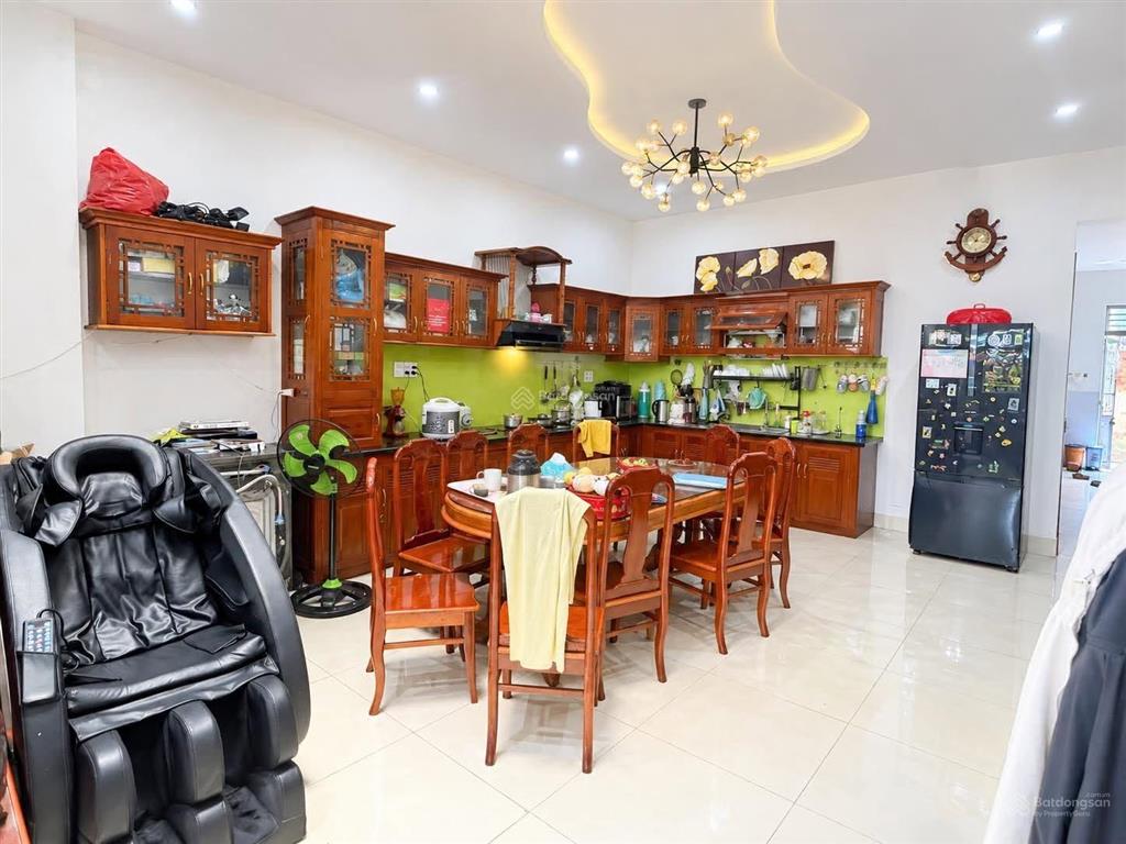 Gấp bán 03 tầng 5pn đường phan thúc duyện  140m2 ngang 6m chỉ 22,5 tỷ