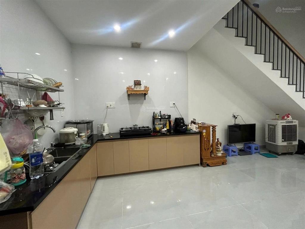 5,2 tỷ nhà đẹp 03 tầng 3pn kiệt núi thành gần downtown đà nẵng
