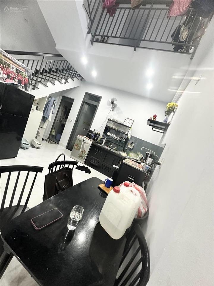 Nhà đẹp 2 tầng hải châu  72m2 ngang 5m  sân thượng trồng rau chỉ 4 tỷ 99