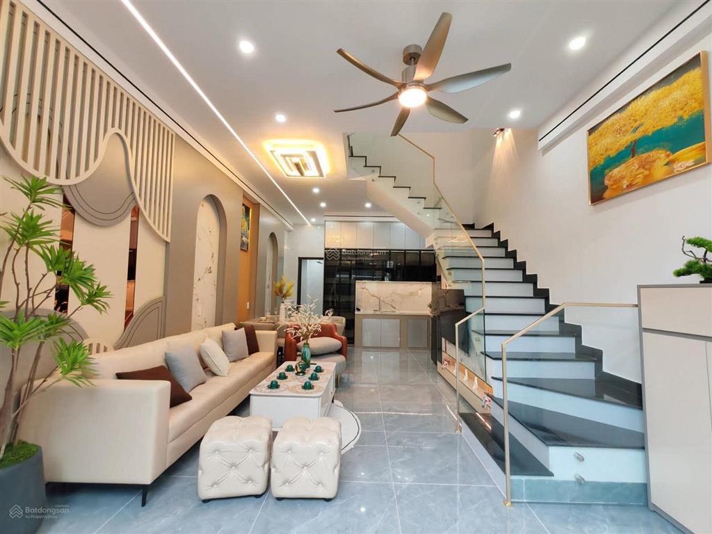 Thái thị bôi thanh khê  3 tầng sang xịn  cách đường 20m  chỉ 5,6 tỷ