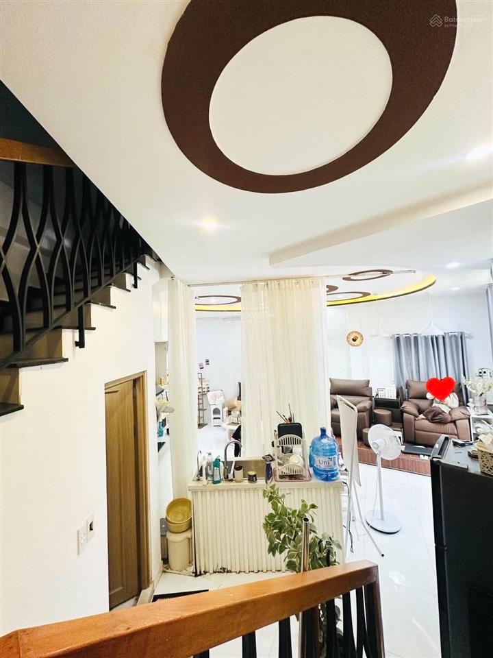 Lô góc 3 mặt thoáng  sát sân bay  dòng tiền 10tr/tháng  chỉ 3 tỷ 6