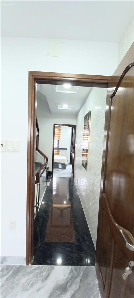 Bán căn nhà shr lửng 4 lầu mái btct đường nguyễn tư giản p. 12 q. gò vấp gần sân bay tsn  8,39 tỷ