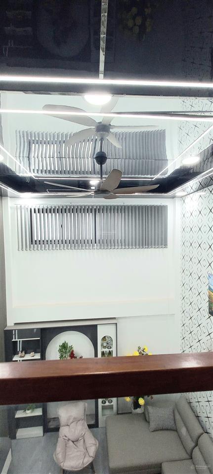 Bán căn nhà shr lửng 4 lầu mái btct đường nguyễn tư giản p. 12 q. gò vấp gần sân bay tsn  8,39 tỷ