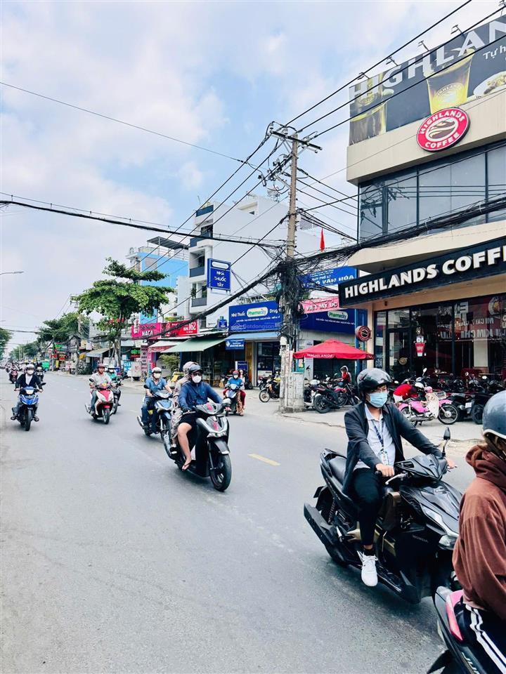 Bán nhà mặt tiền kinh doanh phạm văn chiêu phường 9 quận gò vấp  sát ngã 4 quang trunggiá 5,79 tỷ