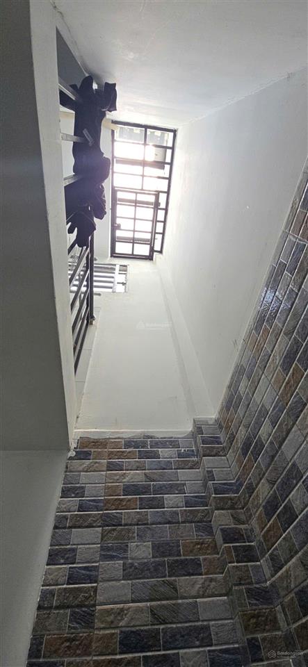 Bán nhà shr đúc lững đường ht17 phường hiệp thành quận 12  gần bến xe buýt hiệp thành giá 3,98 tỷ