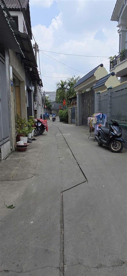 Bán nhà shr đúc lững đường ht17 phường hiệp thành quận 12  gần bến xe buýt hiệp thành giá 3,98 tỷ