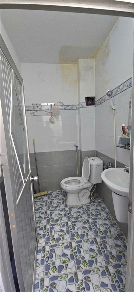 Bán nhà shr đúc lững đường ht17 phường hiệp thành quận 12  gần bến xe buýt hiệp thành giá 3,98 tỷ