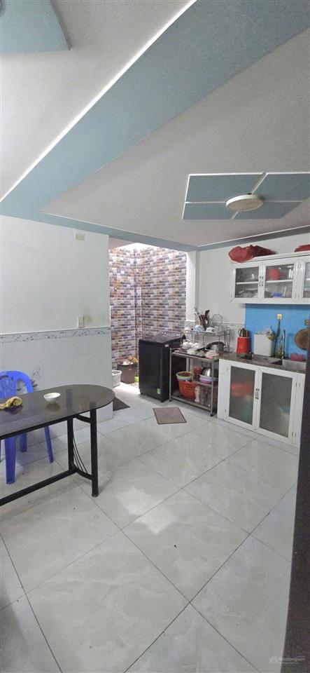 Bán nhà shr đúc lững đường ht17 phường hiệp thành quận 12  gần bến xe buýt hiệp thành giá 3,98 tỷ