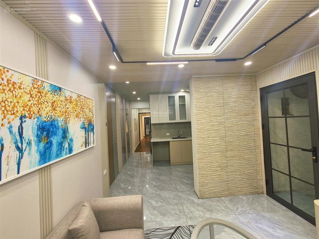 Cần bán tập thể kim giang 35/75 m sử dụng 3 phòng ngủ, tầng 3, ô tô đỗ chân cầu thang, nhà mới tinh