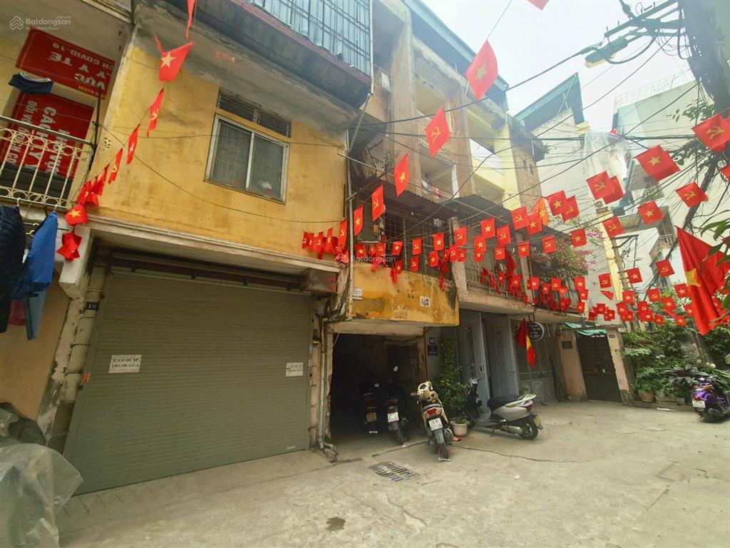 Cần bán tập thể kim giang 35/75 m sử dụng 3 phòng ngủ, tầng 3, ô tô đỗ chân cầu thang, nhà mới tinh