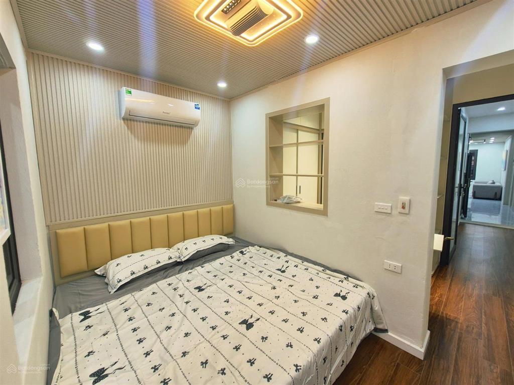 Cần bán tập thể kim giang 35/75 m sử dụng 3 phòng ngủ, tầng 3, ô tô đỗ chân cầu thang, nhà mới tinh