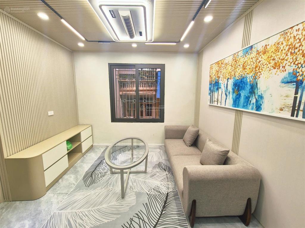 Cần bán tập thể kim giang 35/75 m sử dụng 3 phòng ngủ, tầng 3, ô tô đỗ chân cầu thang, nhà mới tinh