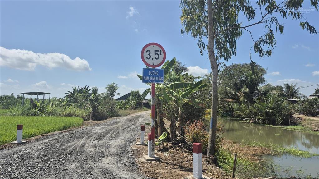 2500 m² đất nông nghiệp hai mặt tiền kênh trước và sau, đường ô tô tại xã long bình, tiền giang