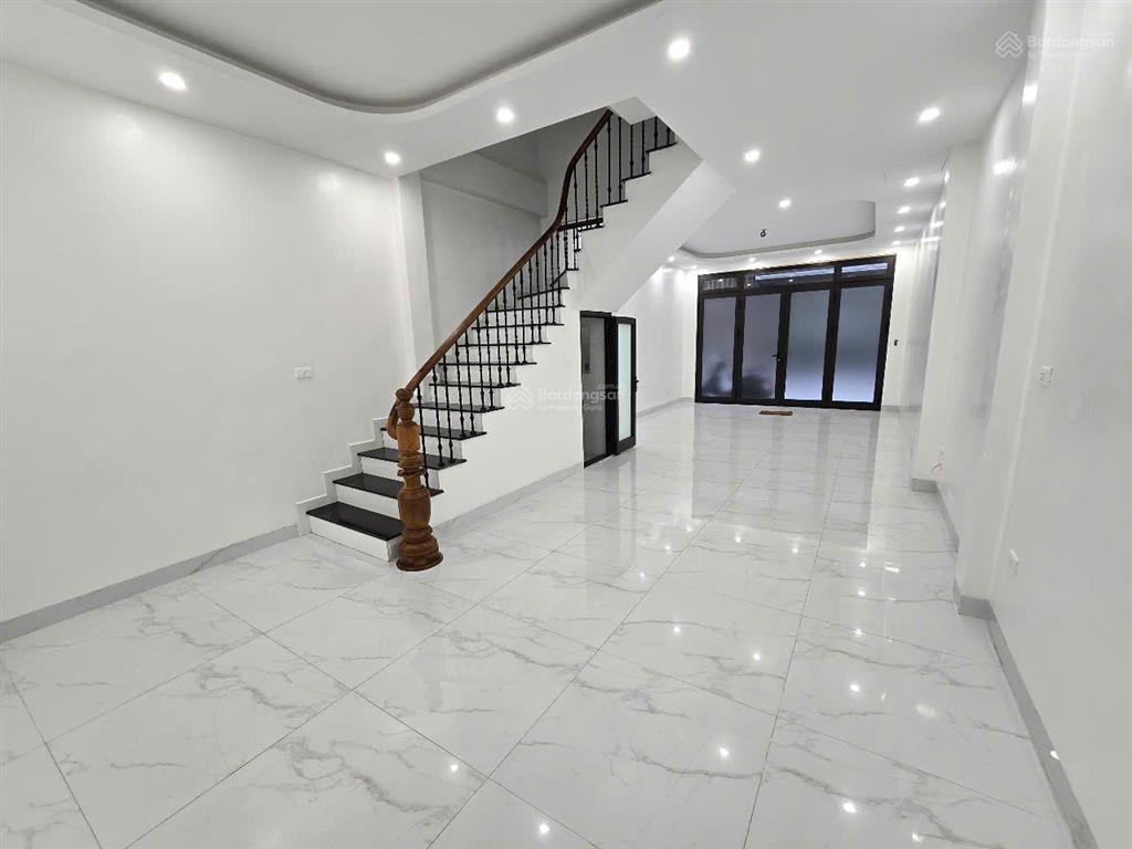 Chính chủ cho thuê văn phòng tầng 1, 2 tại giải phóng, hà nội