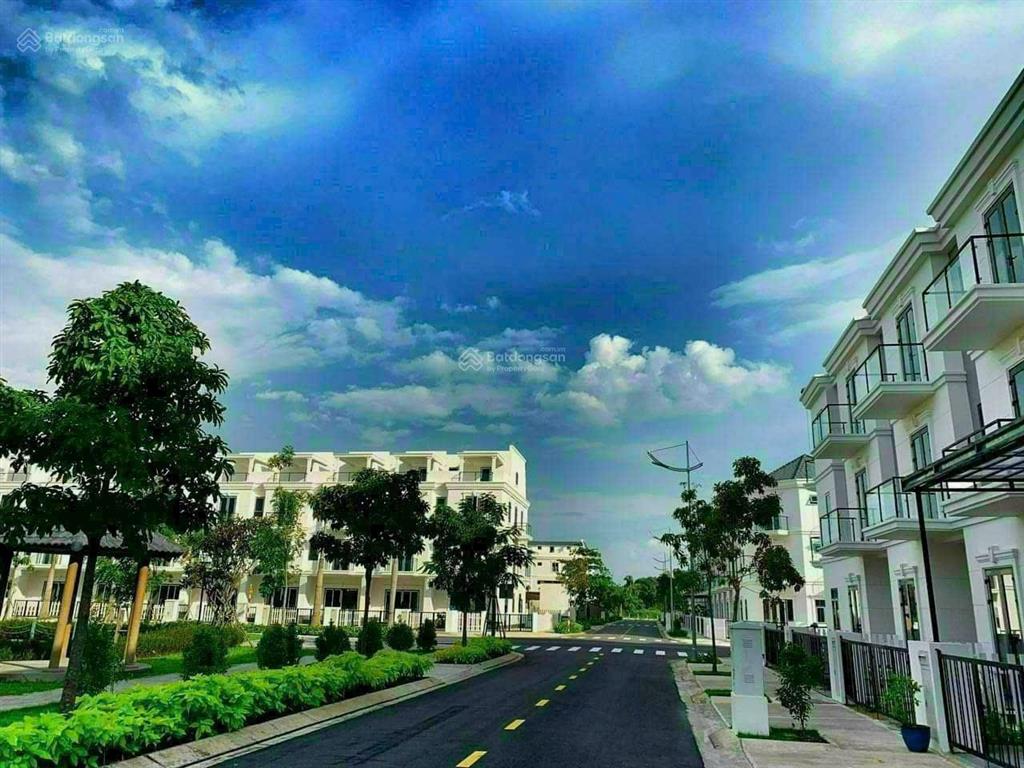 Chính chủ gửi bán shophouse sim city hướng đông nam mát mẻ.