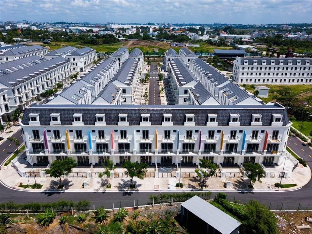 Chính chủ gửi bán shophouse sim city hướng đông nam mát mẻ.